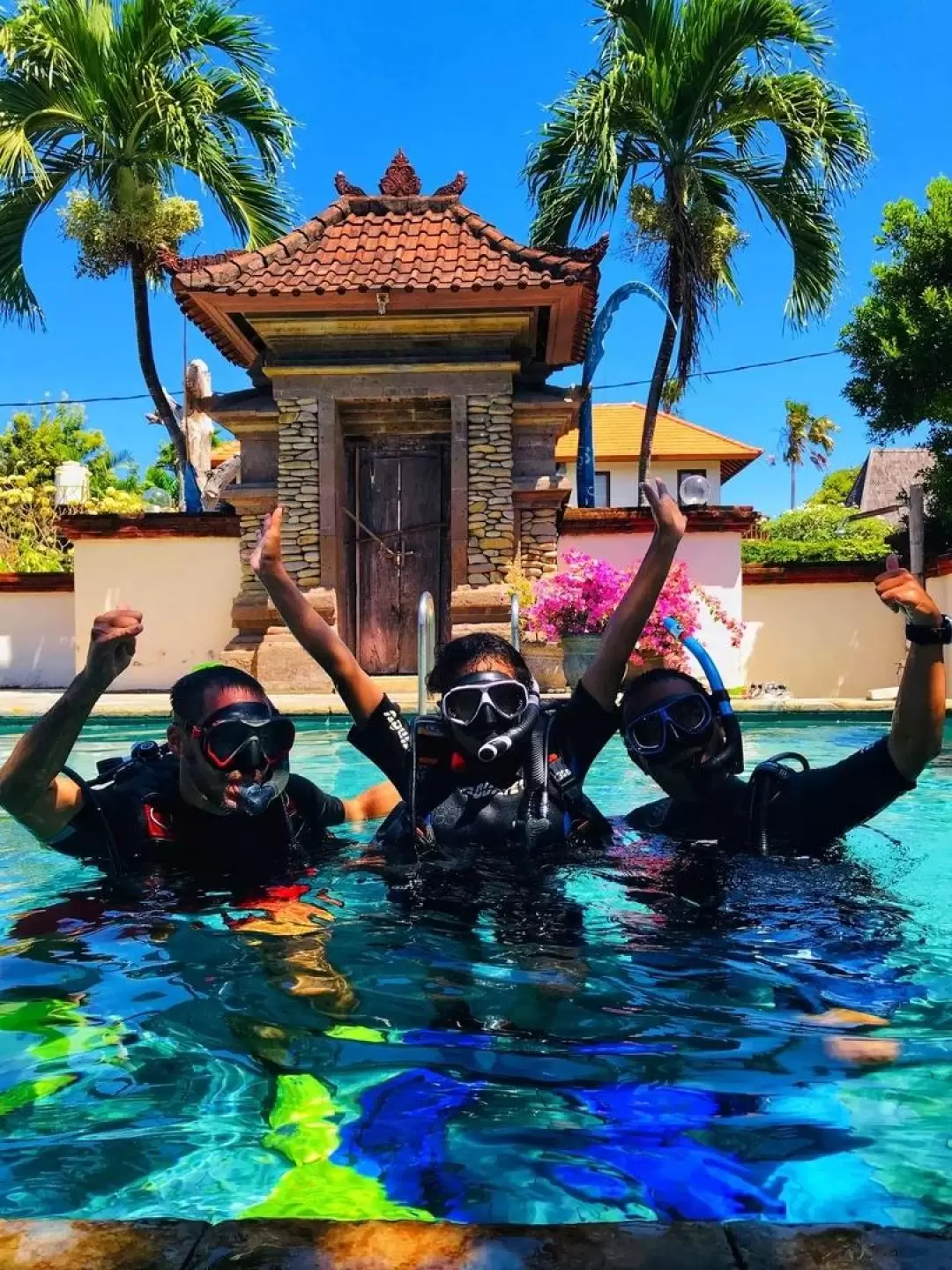 Discover Scuba Diving - Pool Experience with PADI 5 Star Dive Center