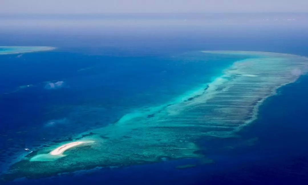 Great Barrier Reef Classic Scenic Flight from Cairns