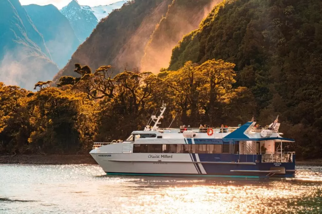 Milford Sound Cruise Day Tour from Queenstown or Te Anau