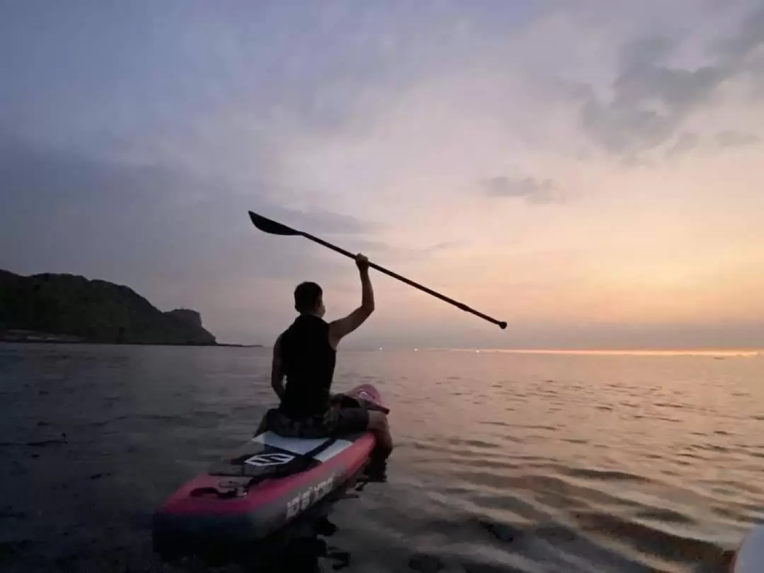 New Taipei: Longdong Bay SUP Sunrise/Sunset Experience Tour in Northeast Corner