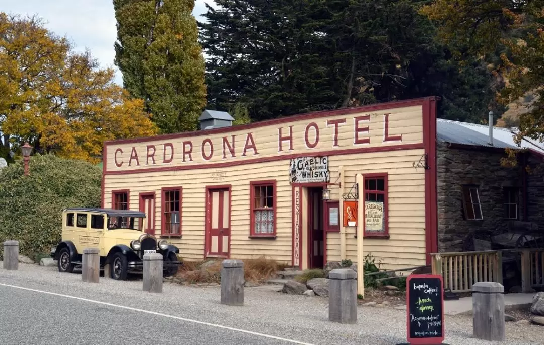 Arrowtown Wanaka 6 Hours Tour from Queenstown