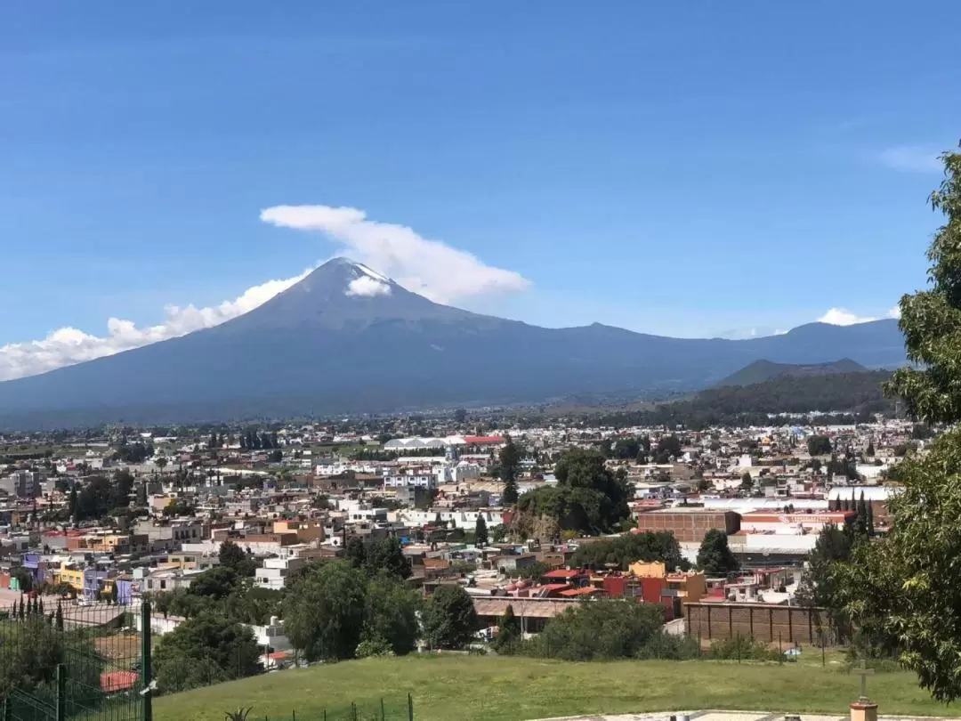 プエブラ・チョルーラ・トナンツィントラ ツアー（メキシコシティ発））