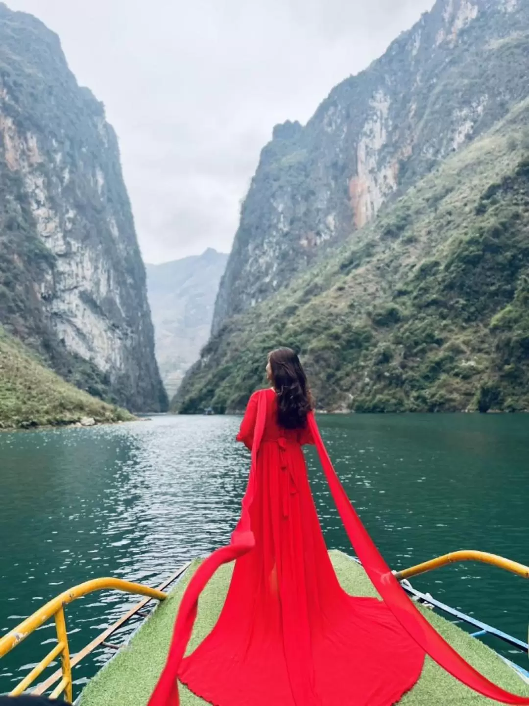 Boating Nho Que River - Tu San Gorge & Ethnic Costume Rental