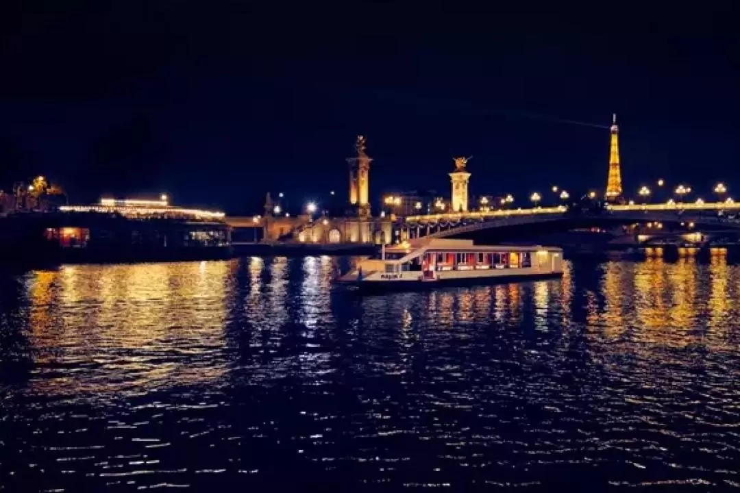 Maxim's Dinner Cruise on Seine River with Live Pianist Onboard