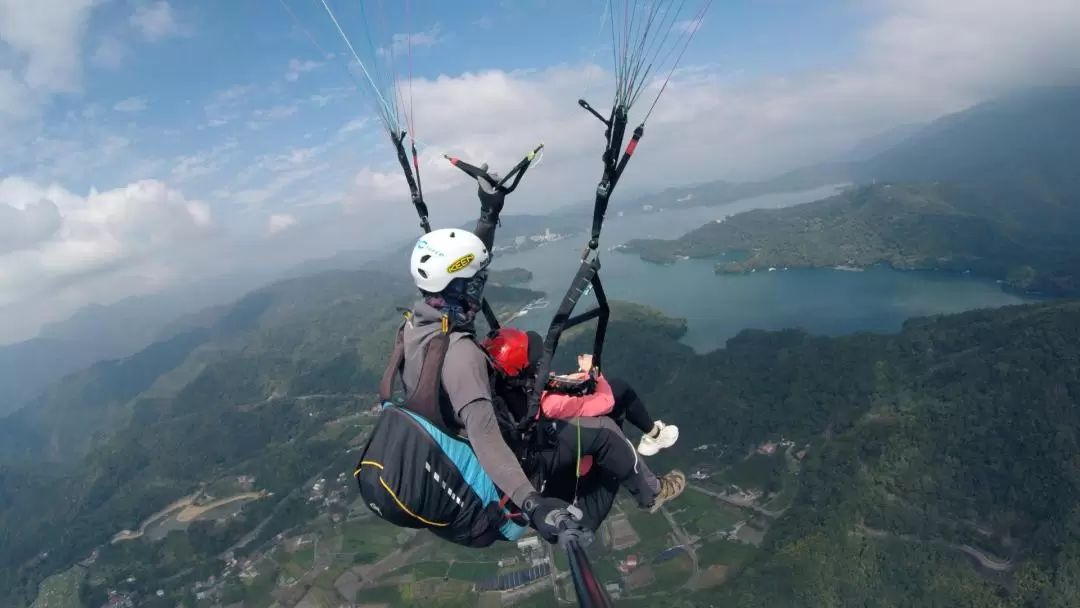 Nantou｜Sun Moon Lake Paragliding Experience