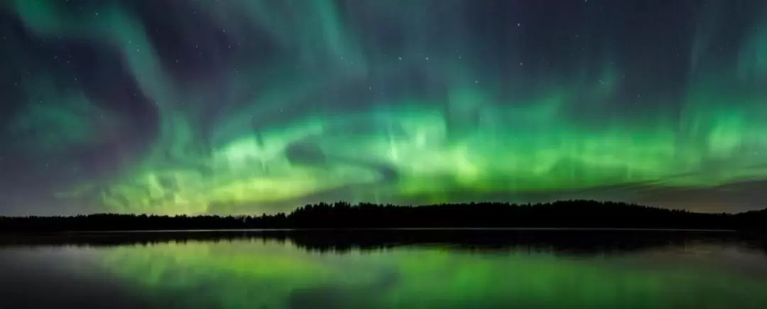 Lakeside Sauna and Aurora Borealis Experience in Rovaniemi