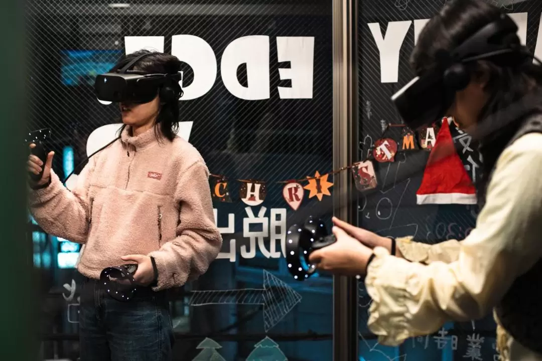 Challenge VR Escape Game Experience in Tokyo
