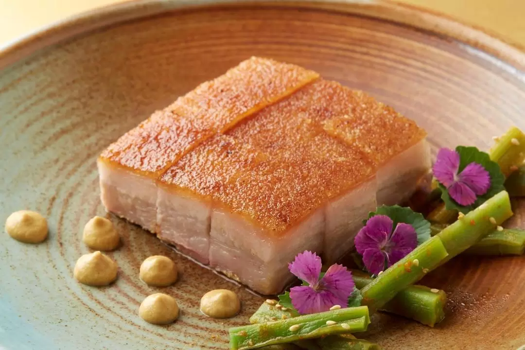 Yi by Jereme Leung at Raffles Hotel Singapore