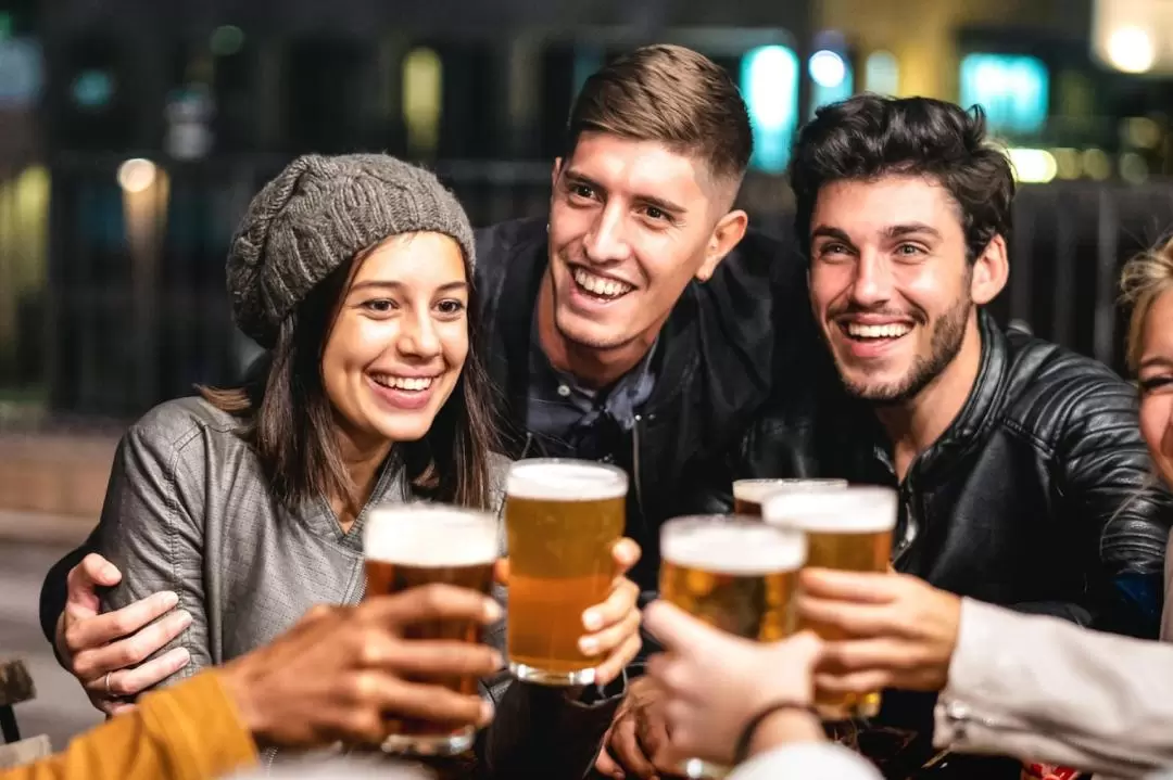 Historical Pub Walking Tour in London