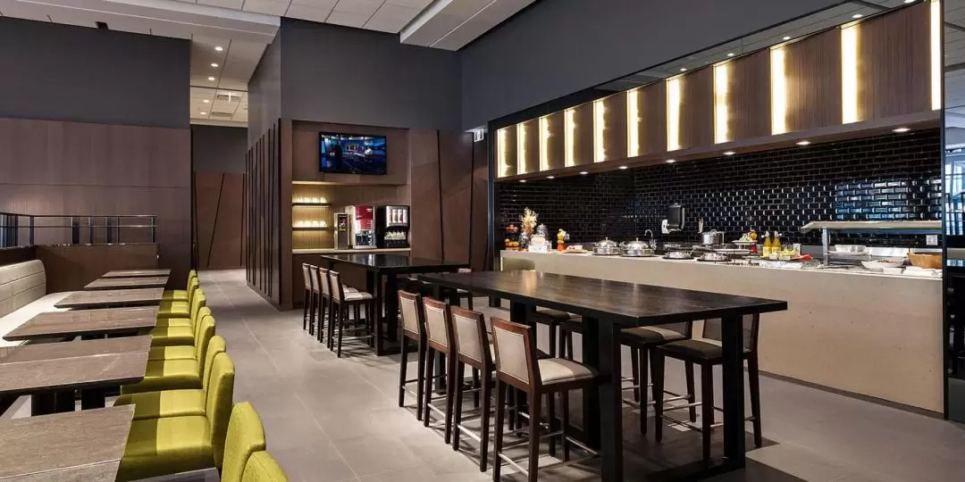 Plaza Premium Lounge Service in Vancouver International Airport (YVR) 