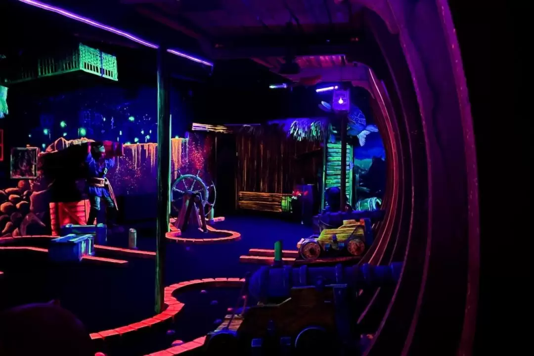 Aloha Glow in the Dark Minigolf Experience in Amsterdam