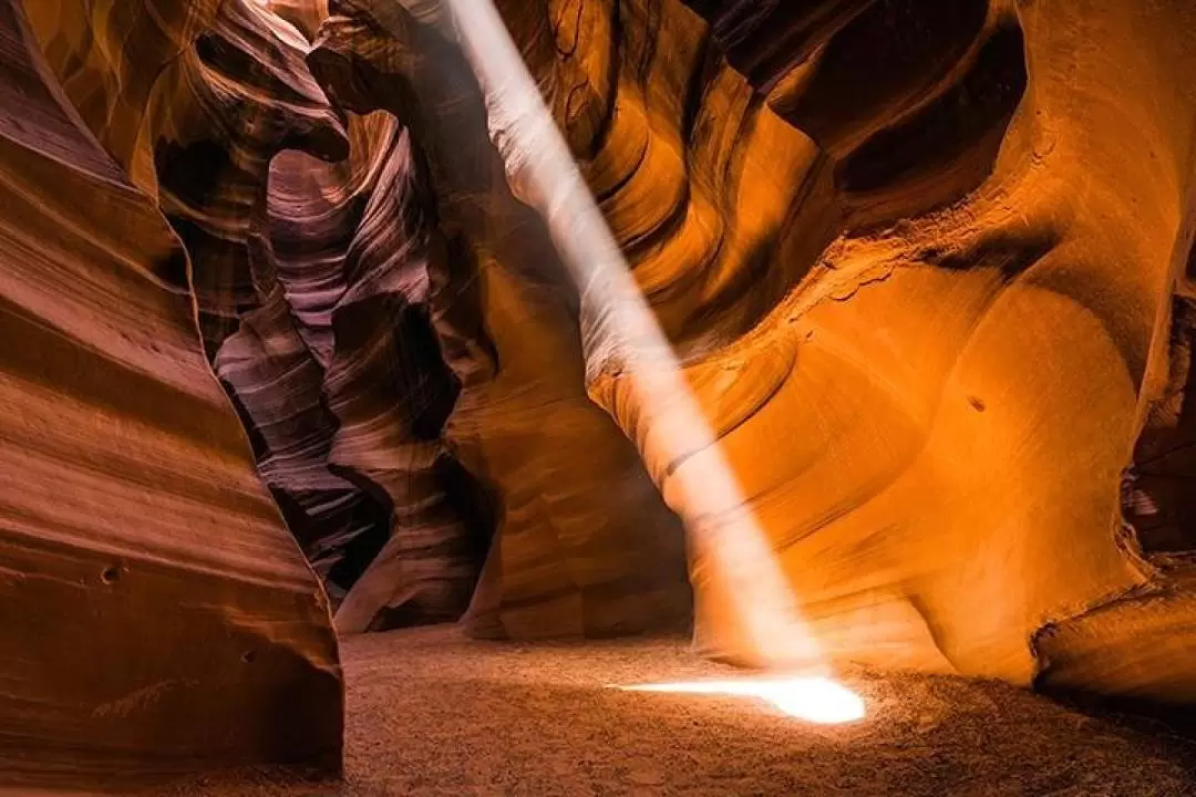 Upper Antelope Canyon Day Tour from Las Vegas