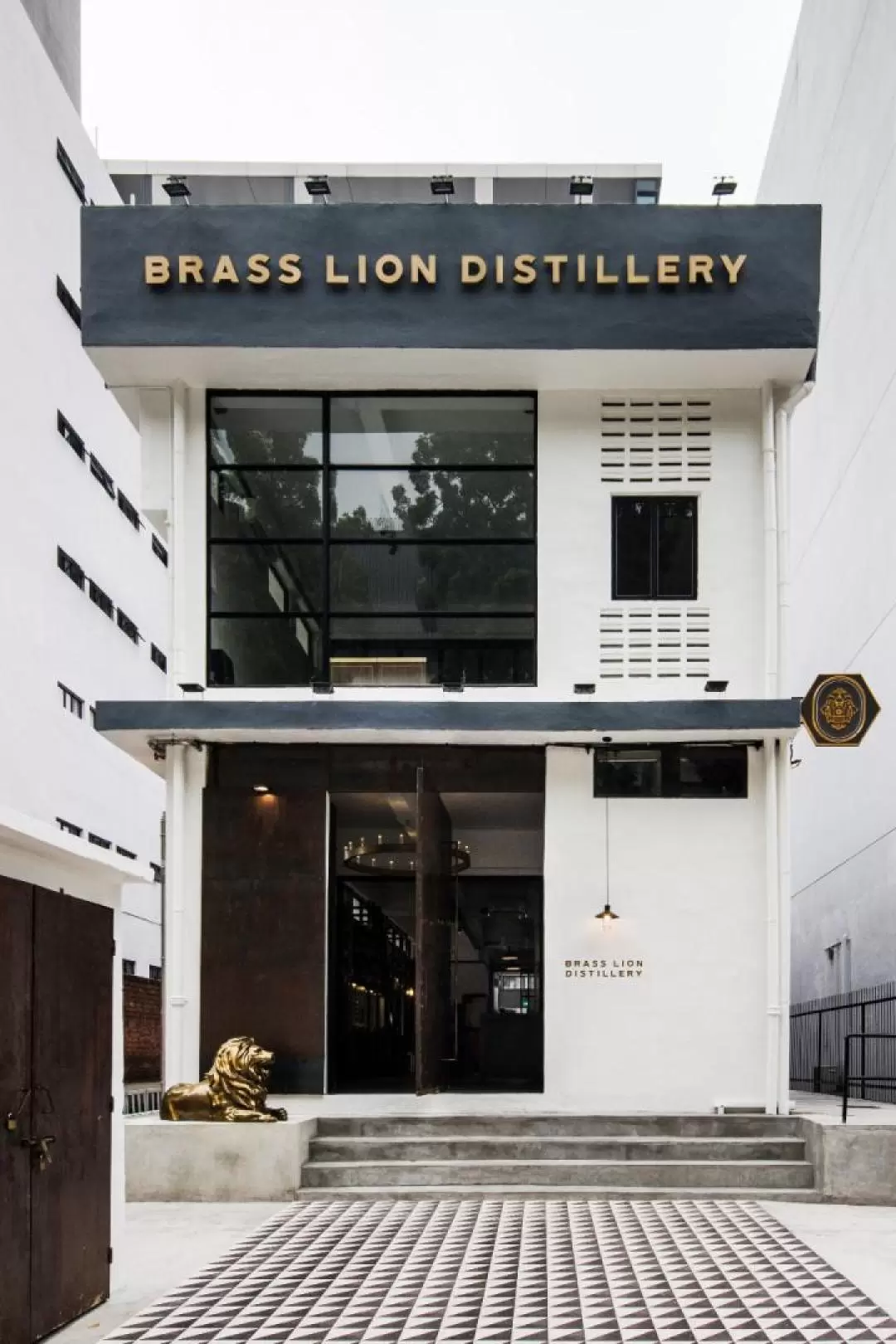 Brass Lion Gin Distillery Tour with Tasting Flight and Singapore Sling Masterclass