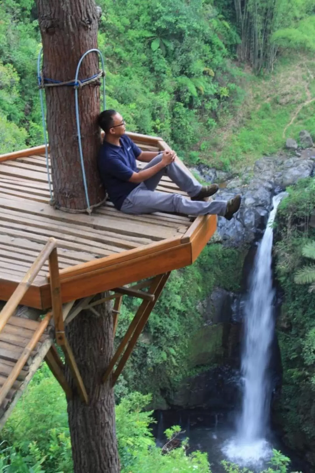 Instagramable Kedung Kayang Waterfall, Setumbu Hill and Borobudur Temple Tour