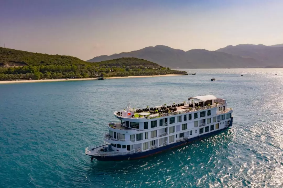 Sealife Day Cruise Tour with Merperle Hon Tam Resort Experience