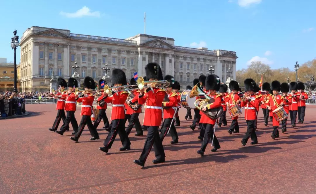 Full Day London Sightseeing Tour with entries to St Paul's Cathedral, Tower of London and River boat ride