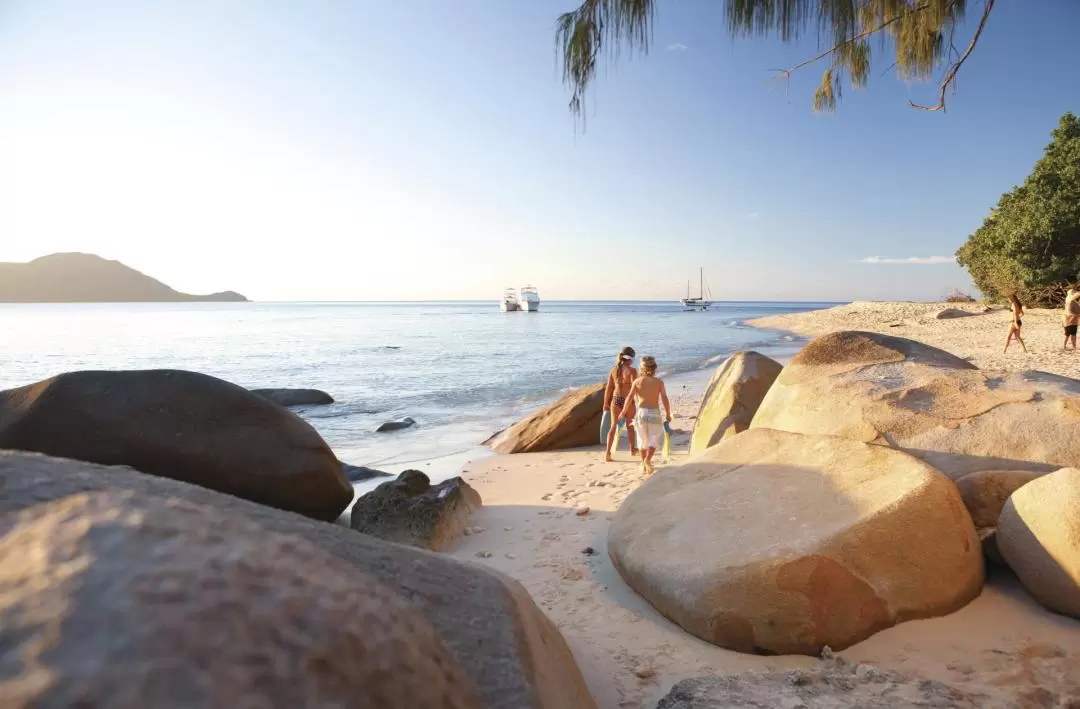 Fitzroy Island Ferry Transfer Ticket from Cairns