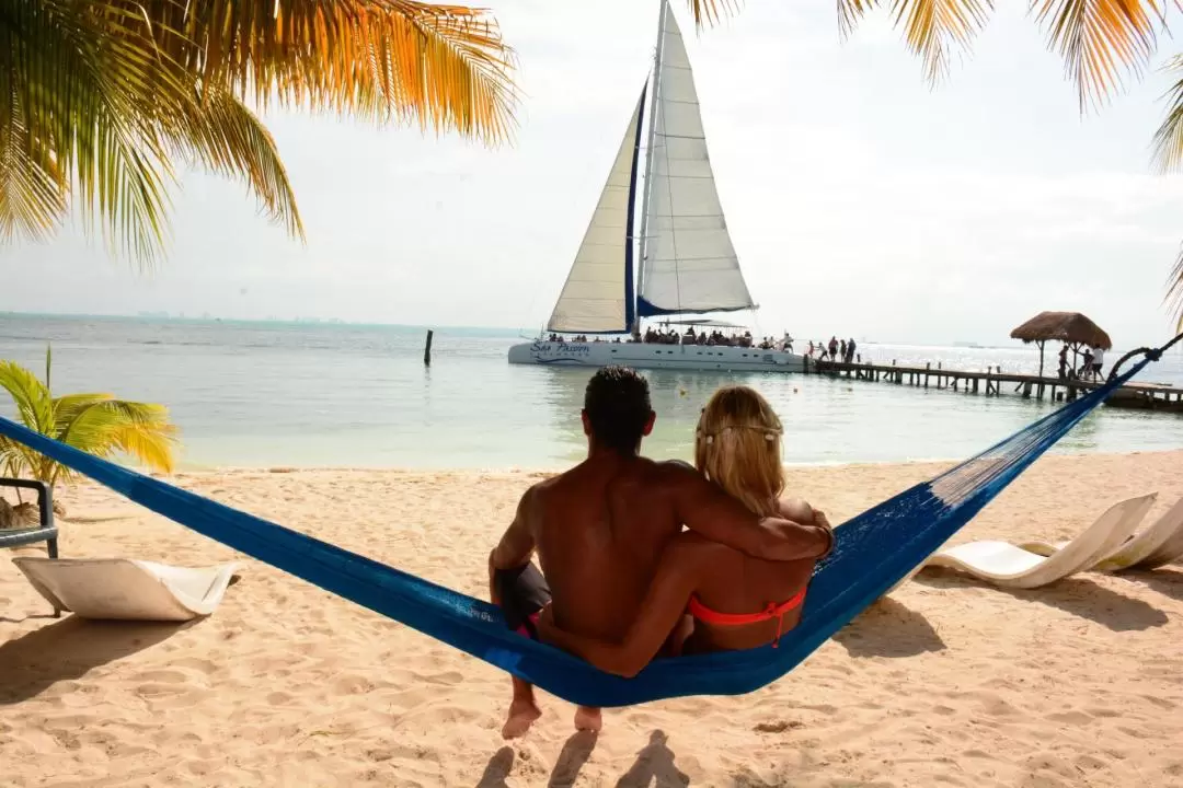 Isla Mujeres Catamaran Buffet and Open Bar Aquatic Tour