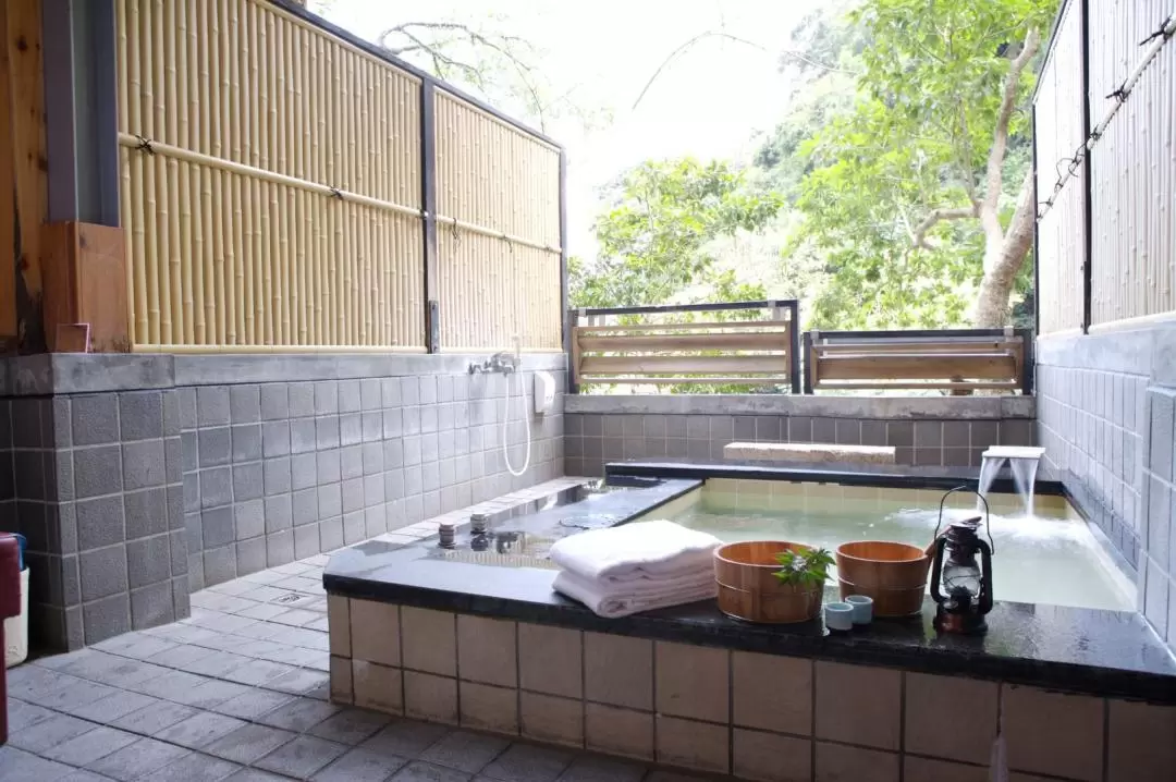 Wulai Spring Resort: Hotspring (Public or Private Bath)