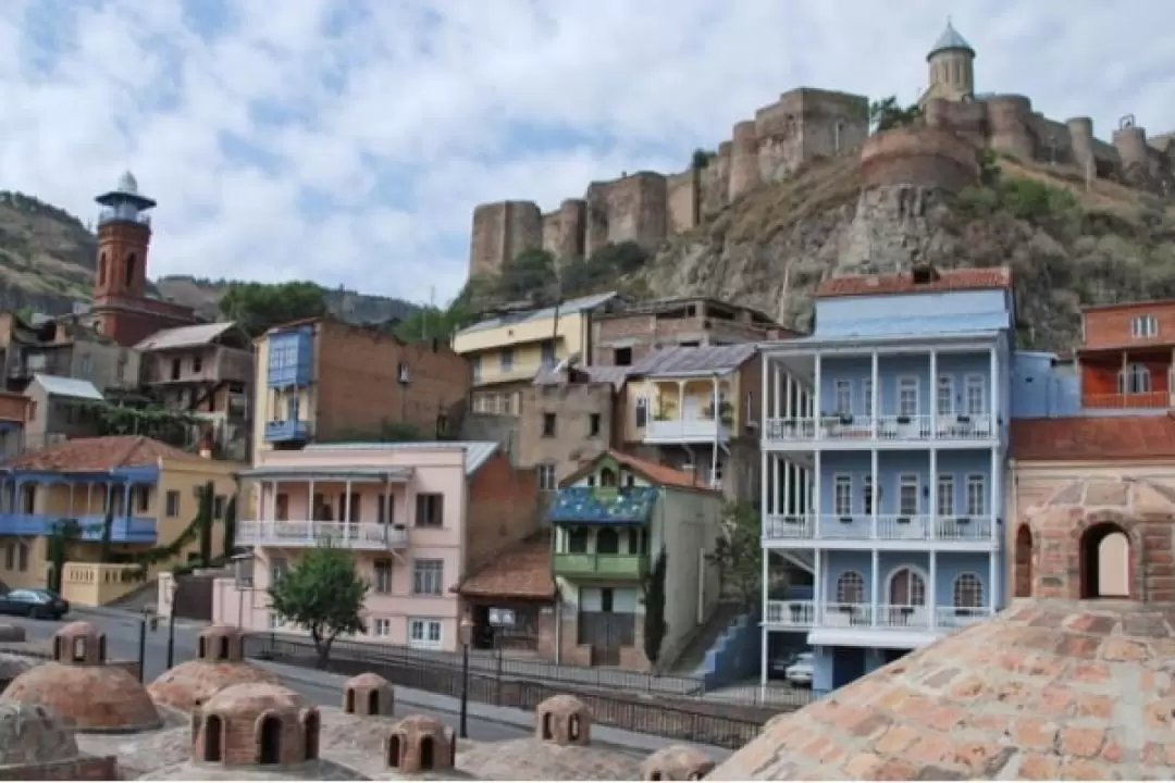 Private Guided Walking Tour in Old City in Tbilisi