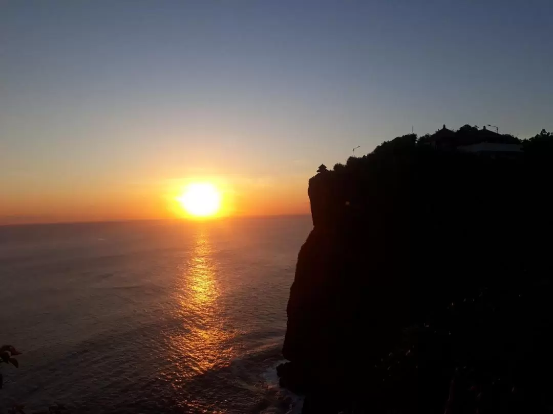 バリベストビーチ・ガルーダウィスヌクンチャナ像・ウルワツ夕暮れ 日帰りツアー