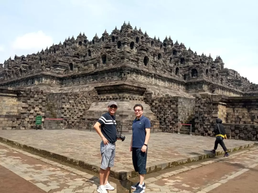 2 Day Yogyakarta Highlights Tour: Temples, Volcano, Cave and Beach