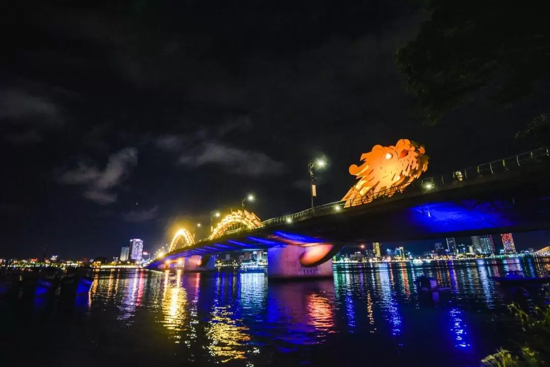 Food and Sightseeing Night Tour with Aodai Rider in Da Nang