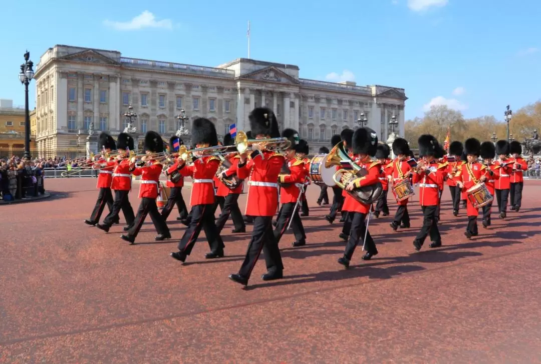 Full Day London Sightseeing Tour with entries to St Paul's Cathedral, Tower of London and River boat ride