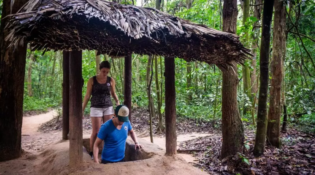 越南古芝地道（Cu Chi Tunnels） & 高臺寺（Cao Dai Temple）私人一日遊