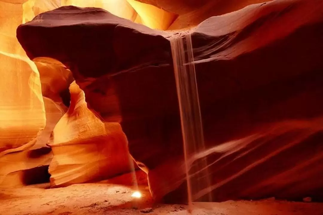 Upper Antelope Canyon Day Tour from Las Vegas