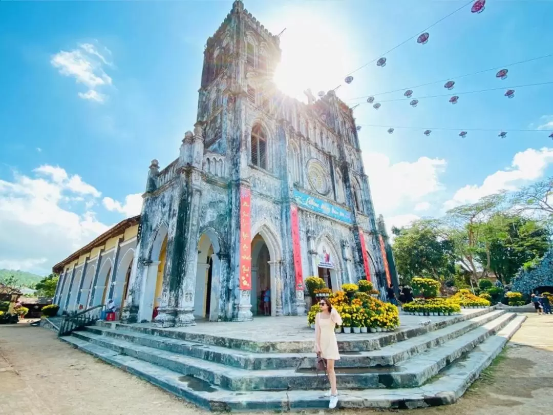 Phu Yen Private Day Tour from Quy Nhon: Mang Lang Church, Ganh Da Dia, Bai Xep Beach