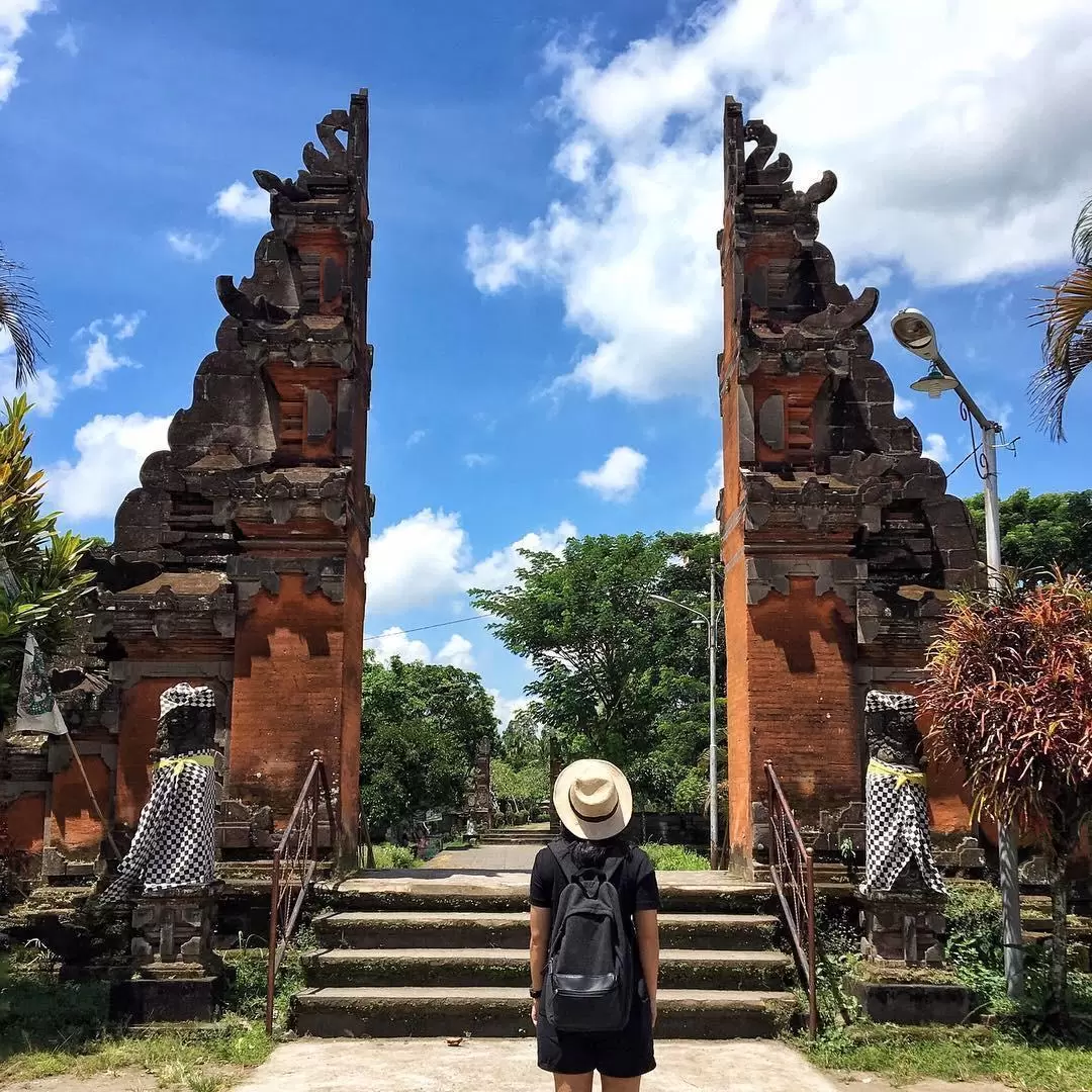 Lingsar Temple, Benang Kelambu, and Benang Stokel Hidden Waterfall Day Tour