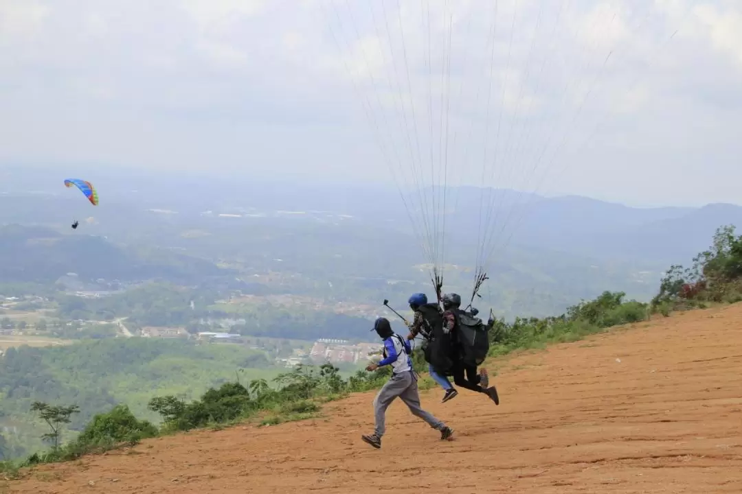 Professional Tandem Paragliding Package at Selangor 