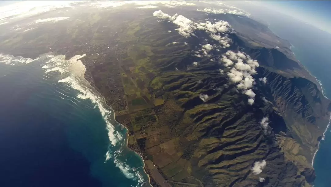 夏威夷歐胡島高空跳傘（Skydive Hawaii提供）