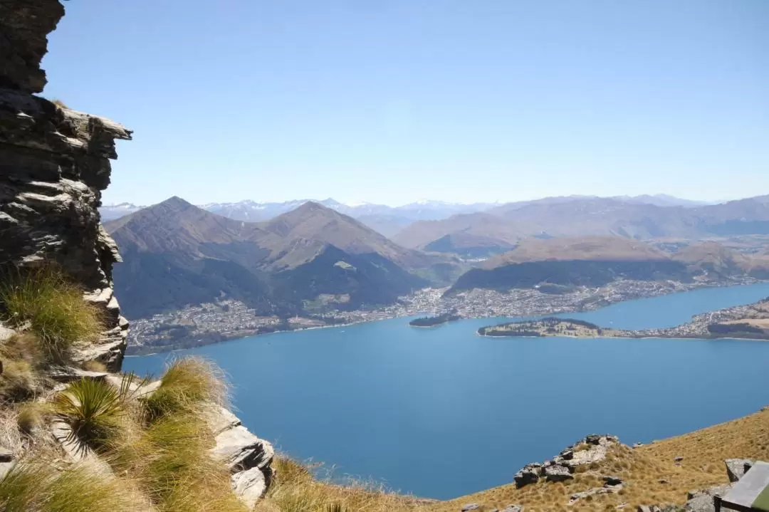 Picnic on A Peak Helicopter Experience by Over The Top Helicopters in Queenstown