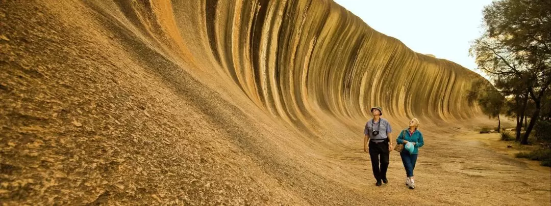 Wave Rock Day Tour from Perth with Chinese Speaking Guide