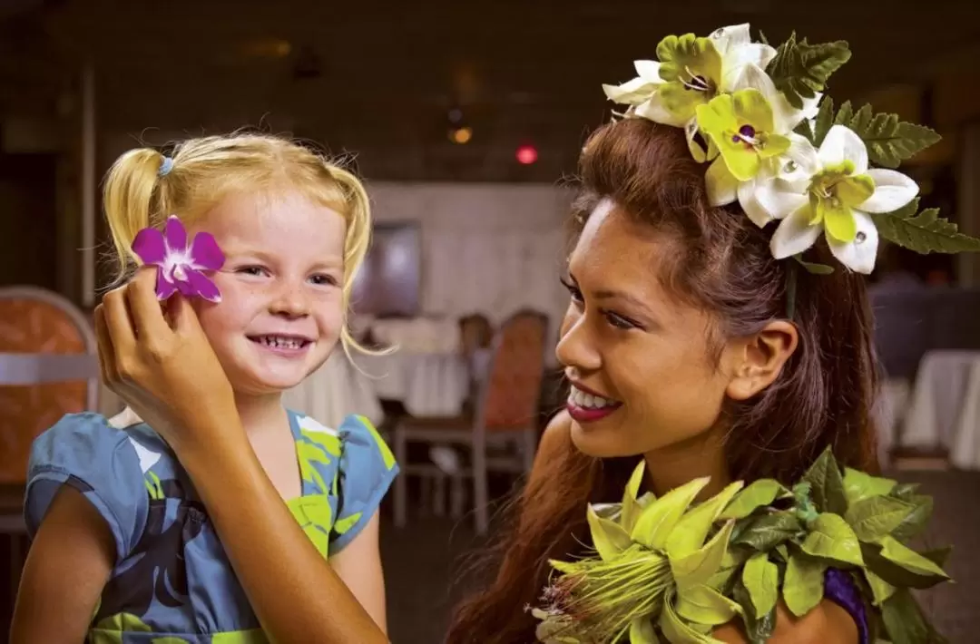 Pacific Star Sunset Buffet and Show Cruise in Oahu