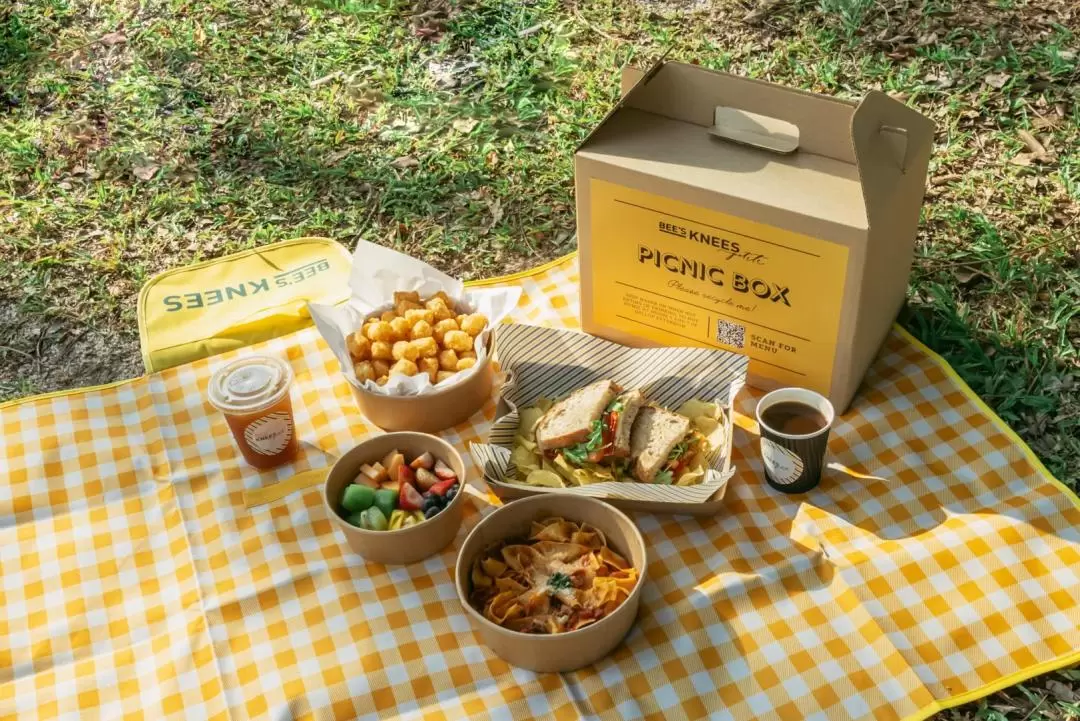 Picnic Box at Bee's Knees Petite at Gallop Extension
