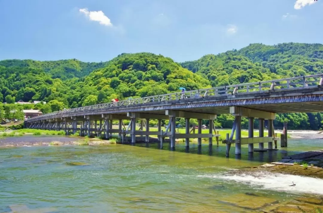 Arashiyama, Kinkakuji, Nara Park Day Tour from Osaka/Kyoto