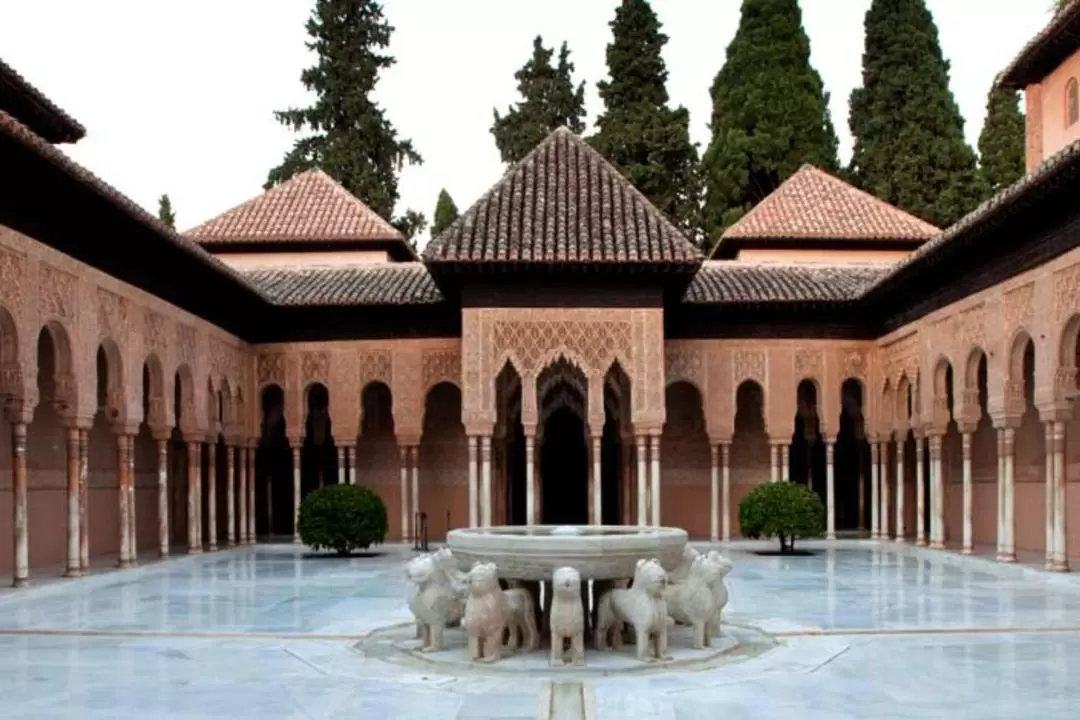 Alhambra One Day Tour with Nasrid Palaces from Seville