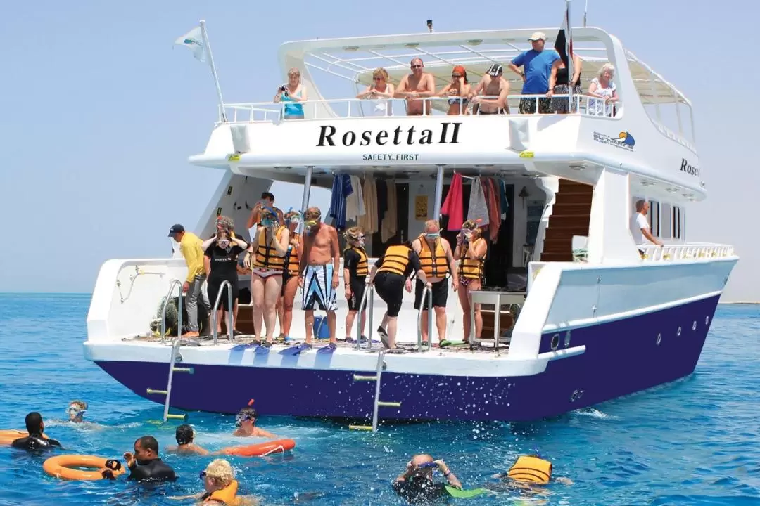 Classic Snorkeling Cruise with Buffet in Egypt