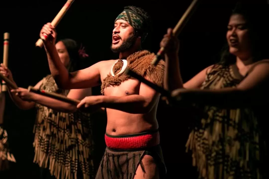 Auckland Maori Luxury Tour and Cultural Performance	