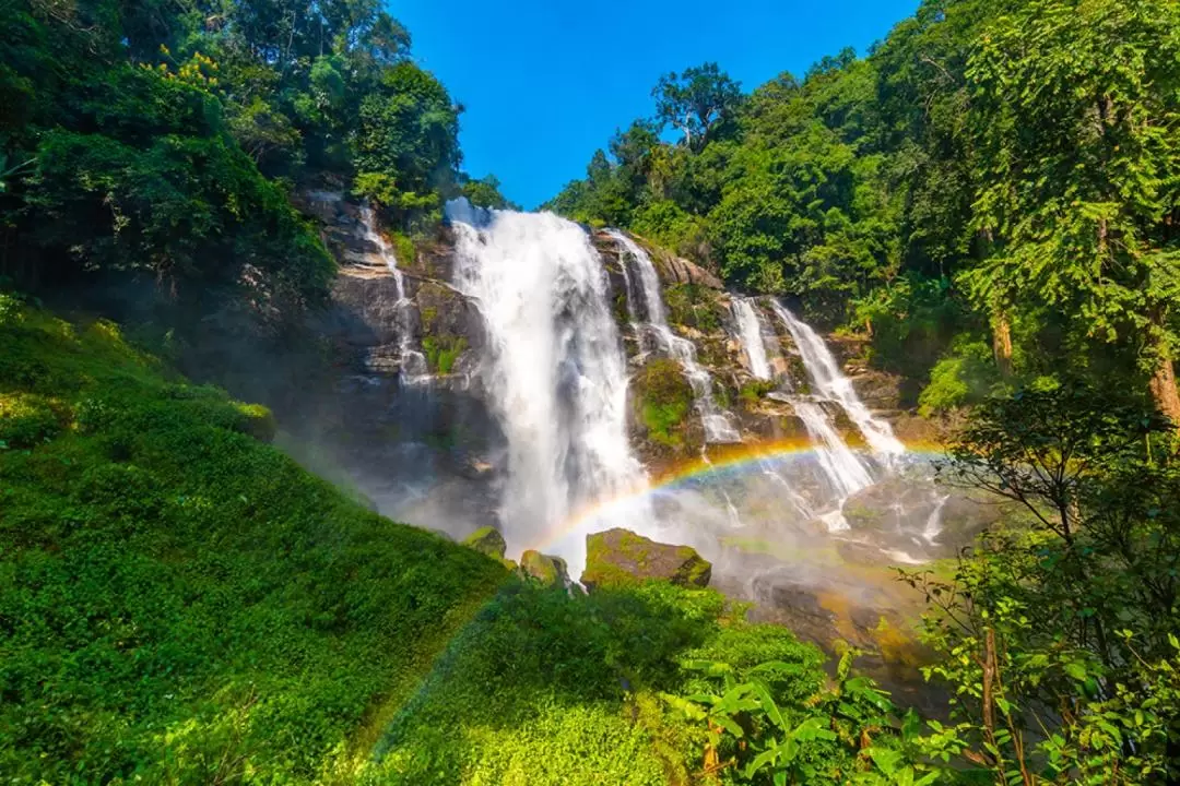 Waterfall Wanderer Doi Inthanon Hiking and Sightseeing Tour