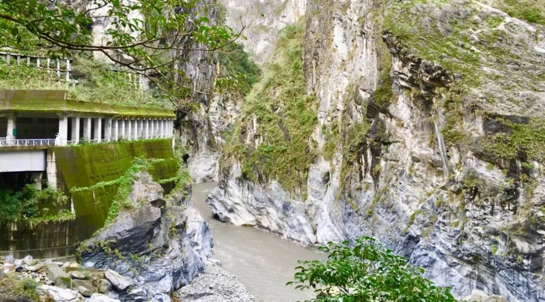 Hualien Taroko Private Car Charter: Departure from Taipei