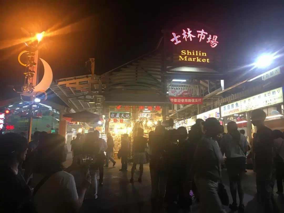 Shilin Night Market Food Walking Tour in Taipei