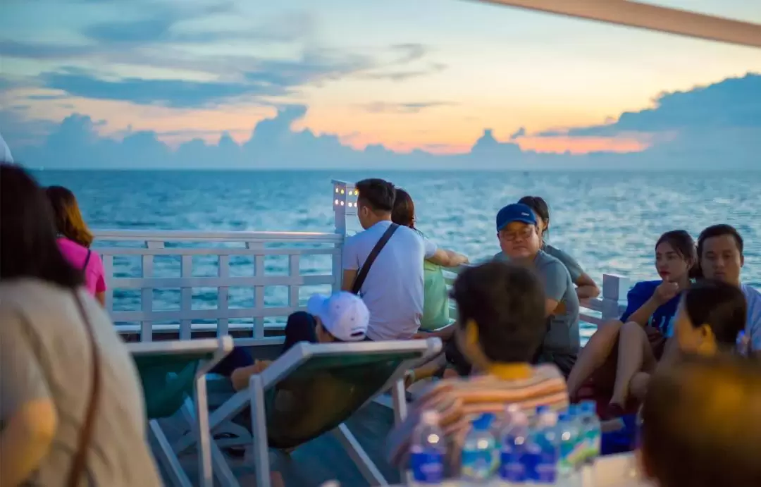 Sunset and Nigh Squid Fishing Boat Trip