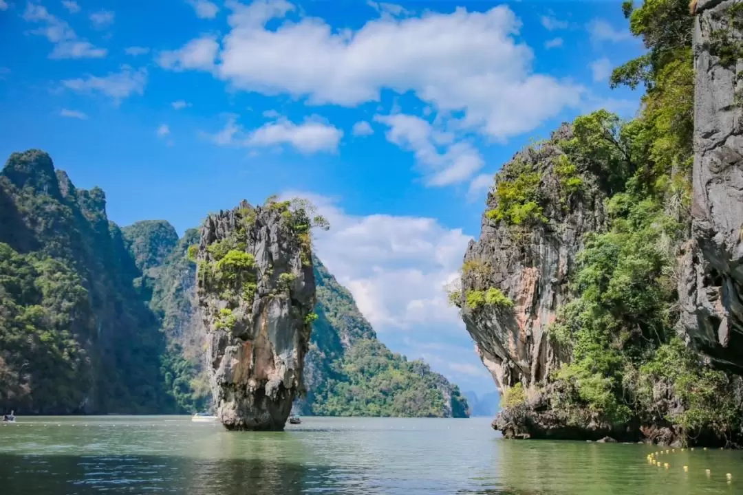 James bond Hong Island and Leam haad Beach Speedboat Tour From Phuket