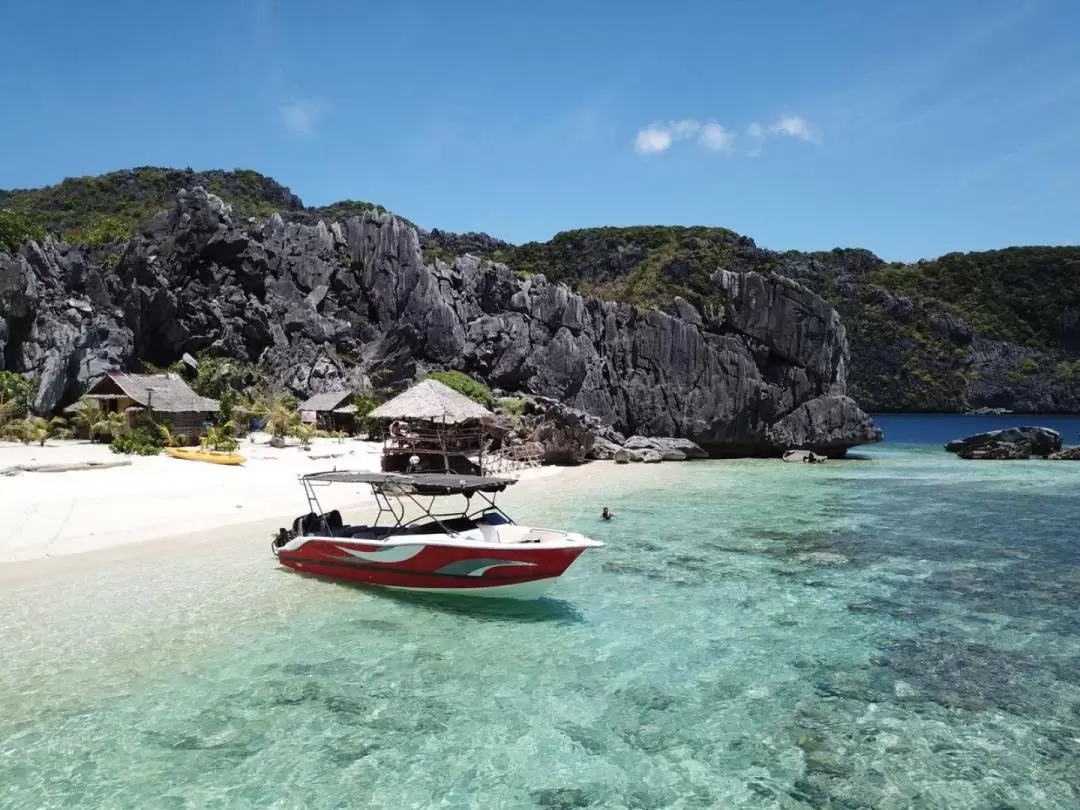 Seaduction Speedboat Group Tour in El Nido