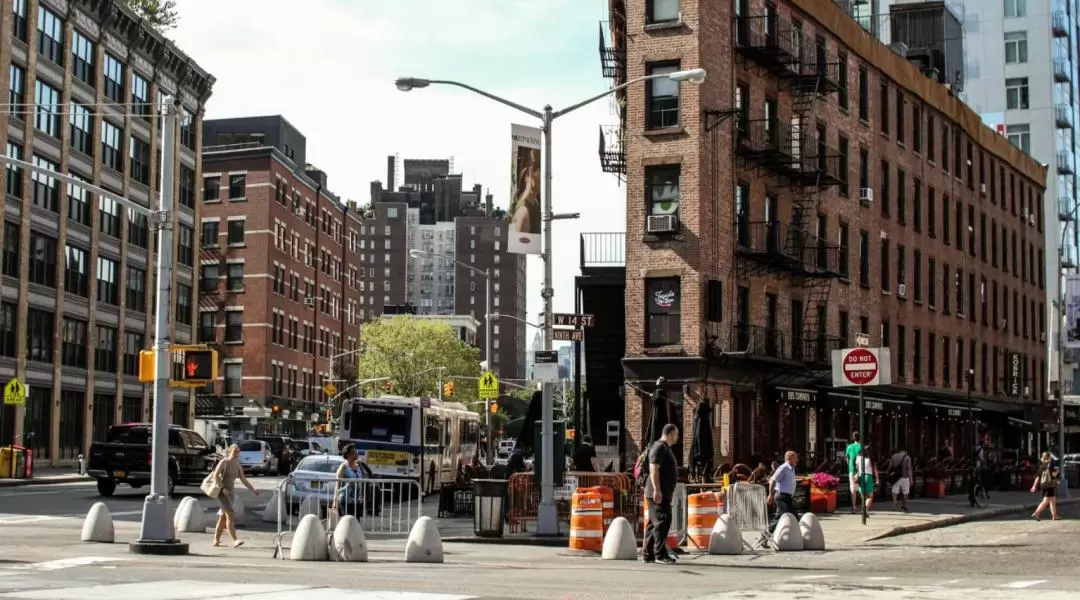 High Line Park and Chelsea Market Walking Tour in New York