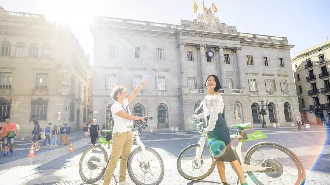 Panoramic Barcelona: E-Bike with Montjuic Cable Car and Boat Trip 